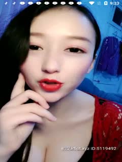 骚气空姐未复工漂亮美女美胸诱惑抖胸直播BL